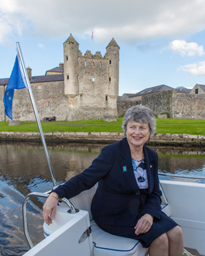  DG Verity Swan